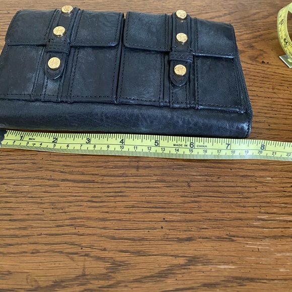 NWT Tory Burch Wallet with gold adornments - Picture 9 of 10